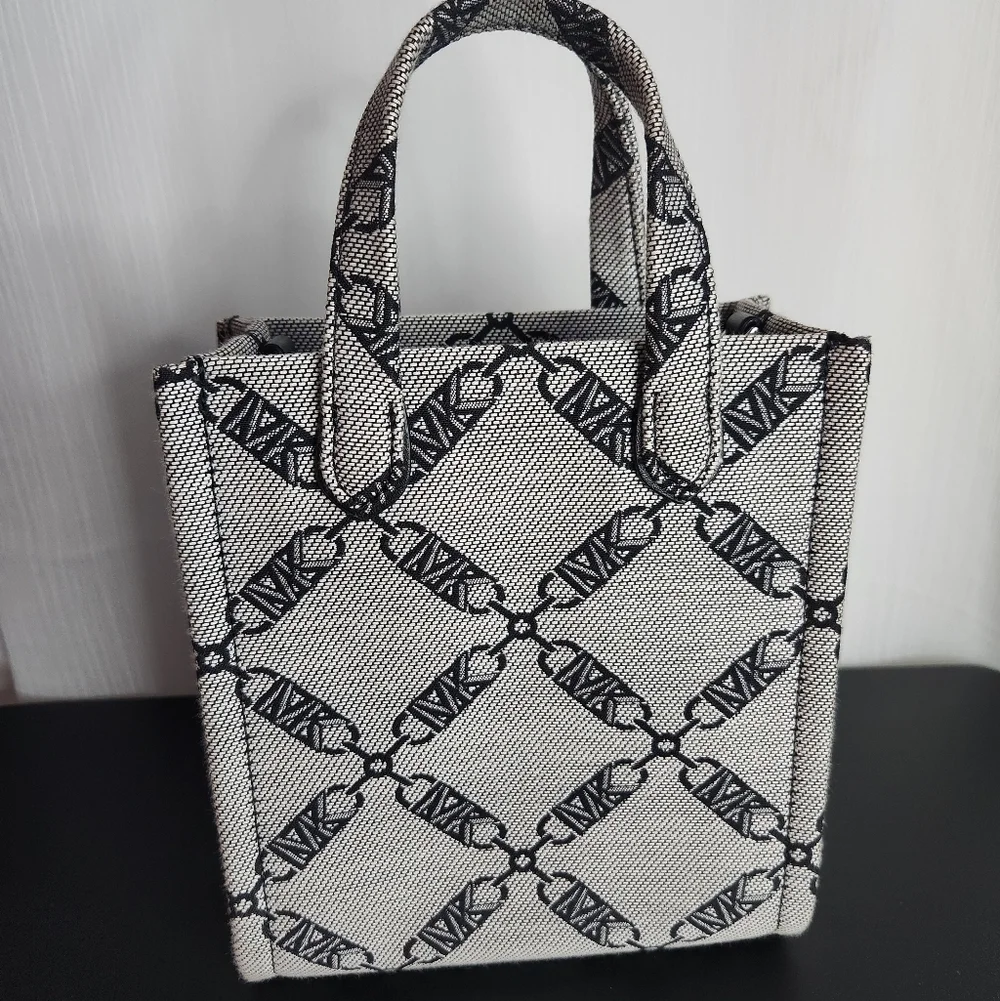 MICHAEL KORS Extra Small Gigi Crossbody NWOT - Picture 6 of 7